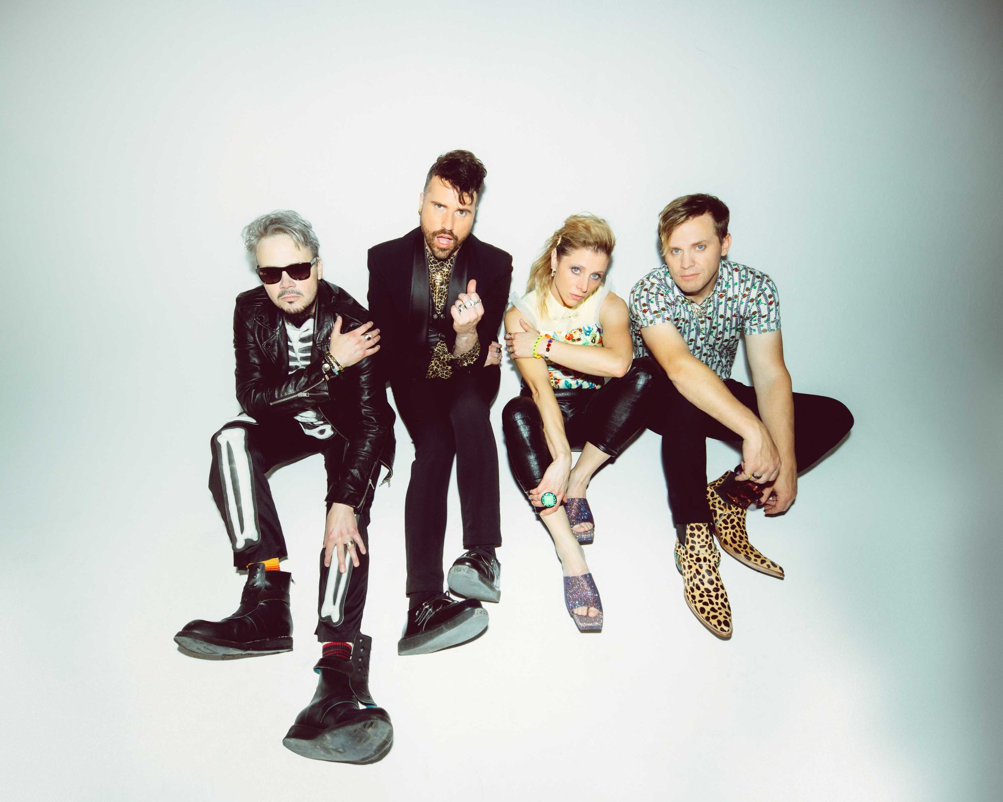 Neon_Trees_Press_1-med-res-Web.jpg